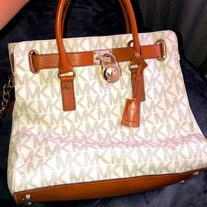 Cream micheal kors bag